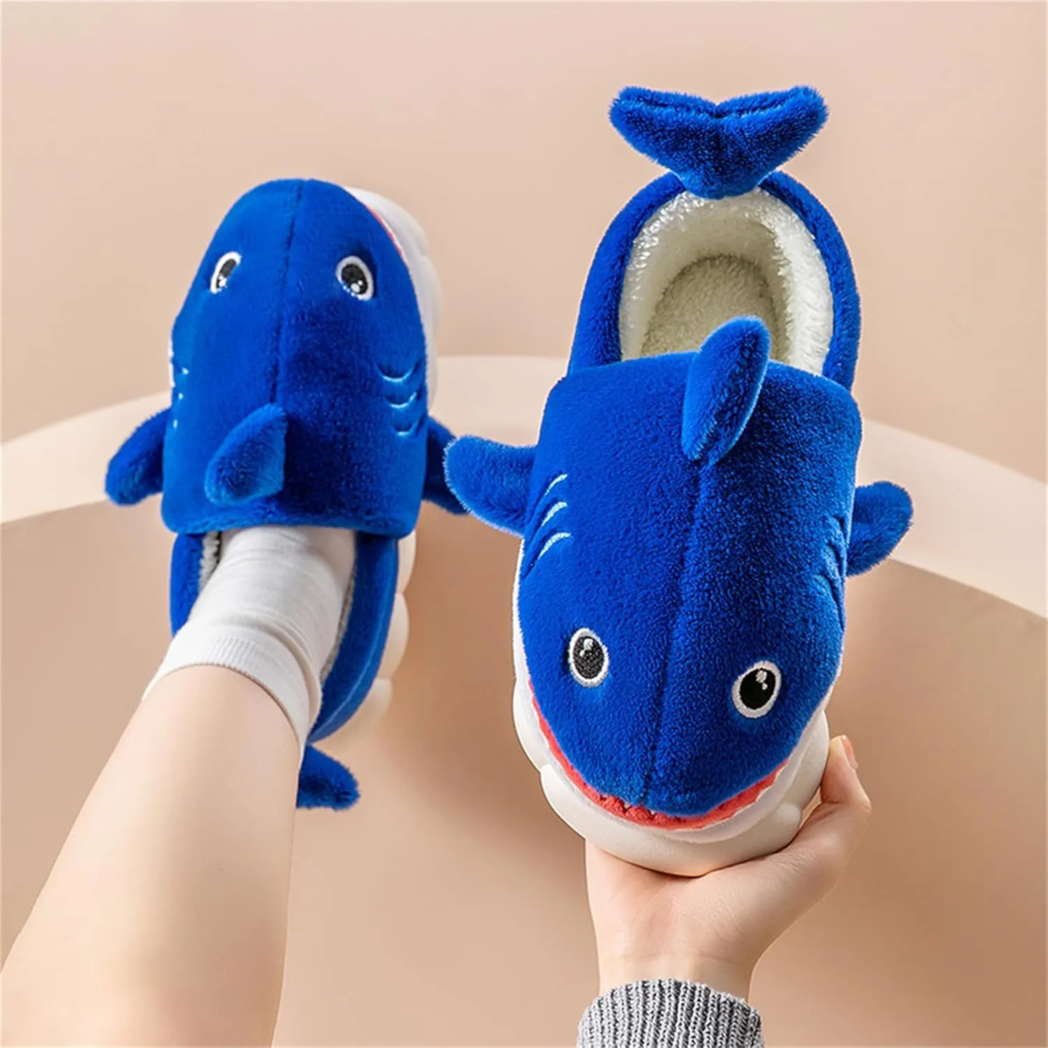 Animal slippers for Women Men Cute Shark Slippers Cozy adult home fuzzy cotton slippers