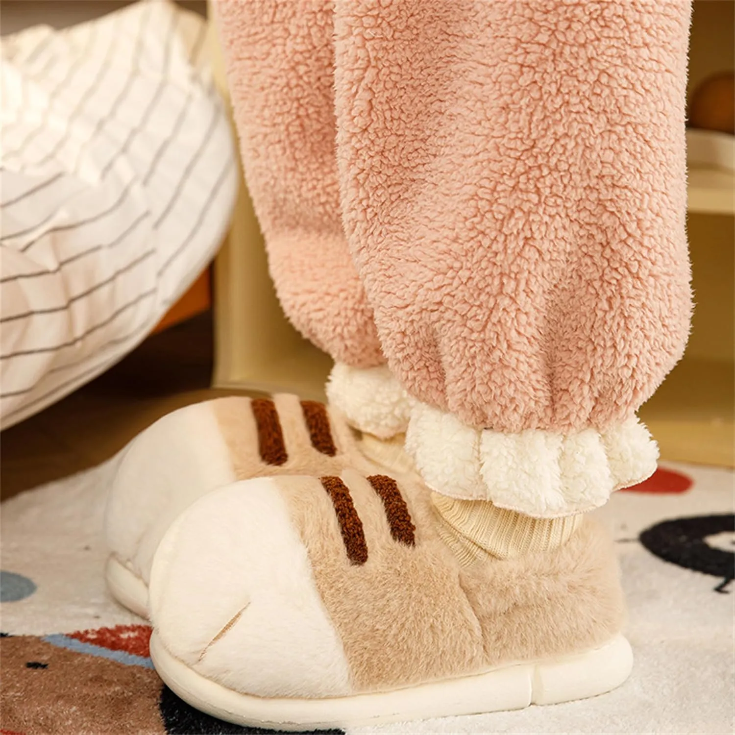 Cat Paw Slippers - Unisex Adults & Kids - Beige - Slip-On - Plush & Memory Sponge Interior - Anti-Slip EVA Sole - Washable - Home Slippers