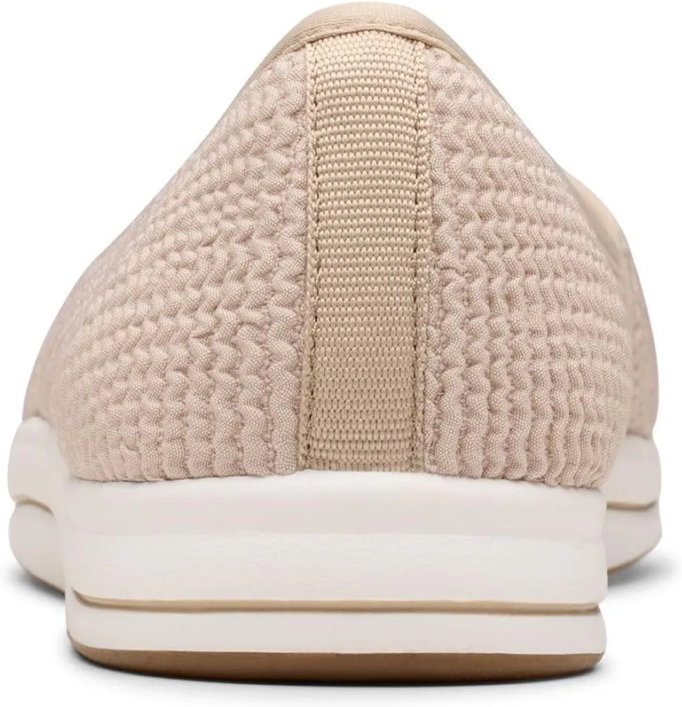 Clarks Women's Breeze Stretch CloudSteppers Slip On Loafer