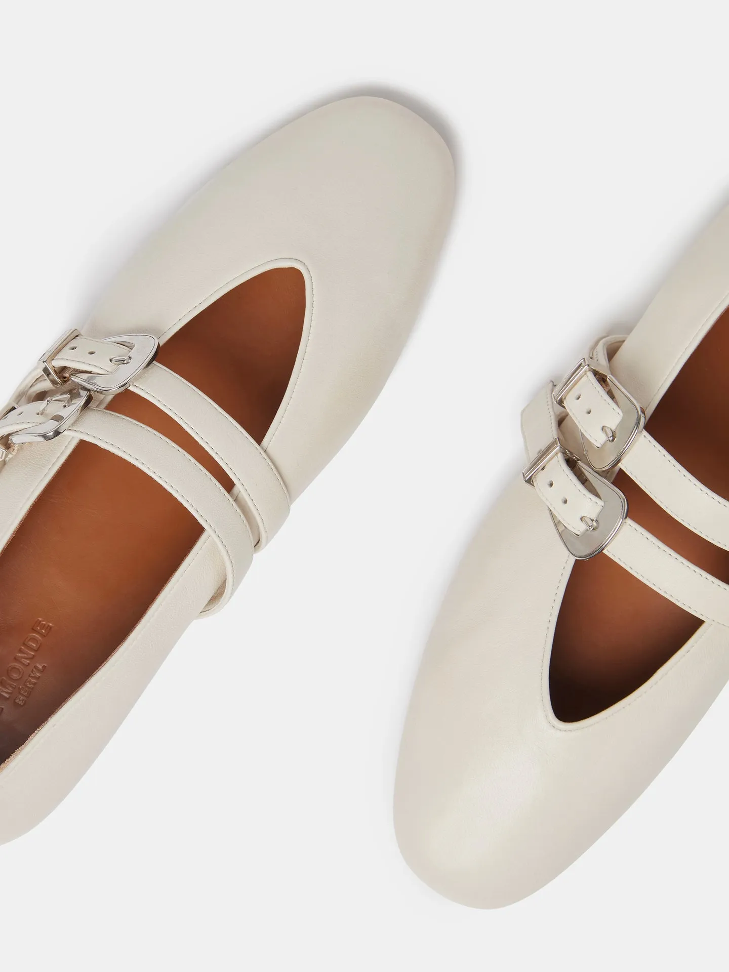 Claudia Slipper / Ecru Leather