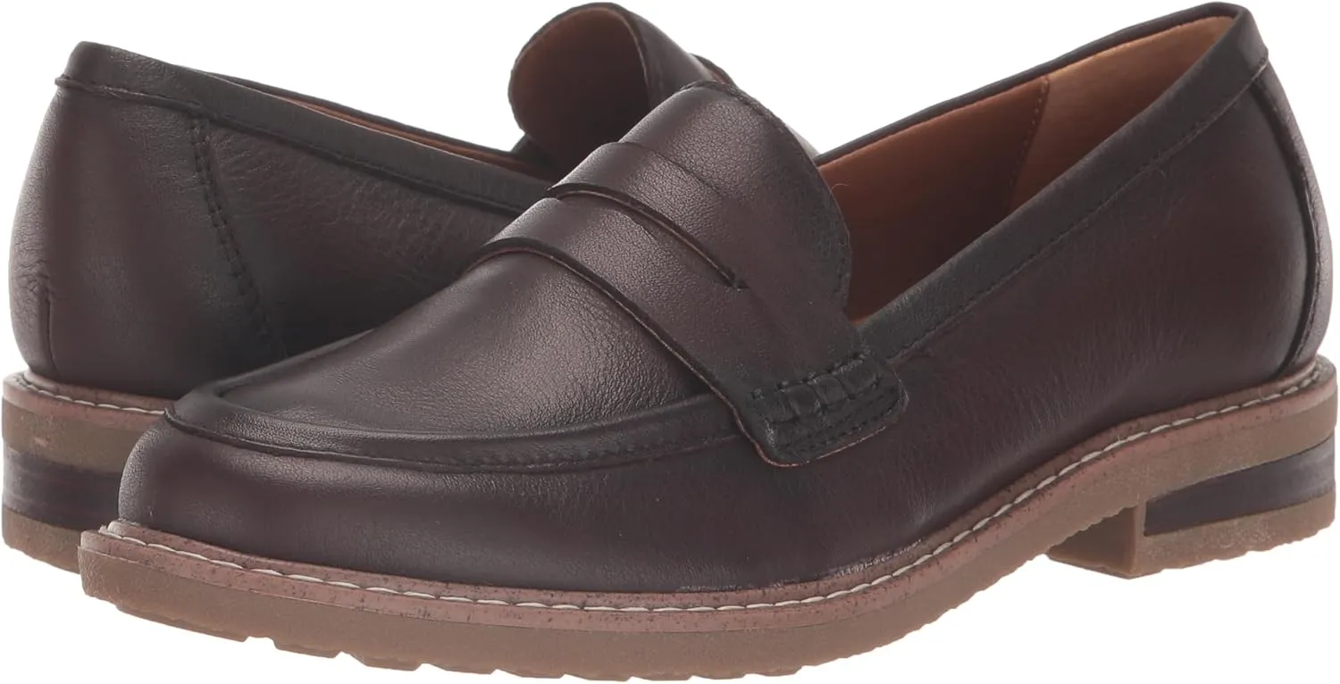 Earth Women's Javas Penny Loafer