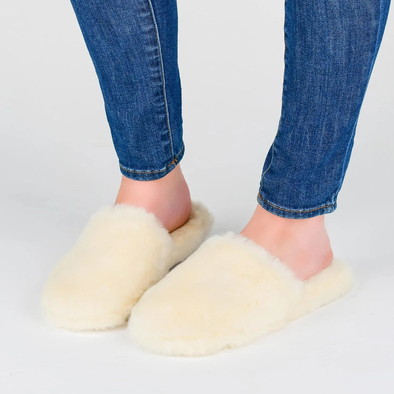 Journee Women's Cozey Slippers