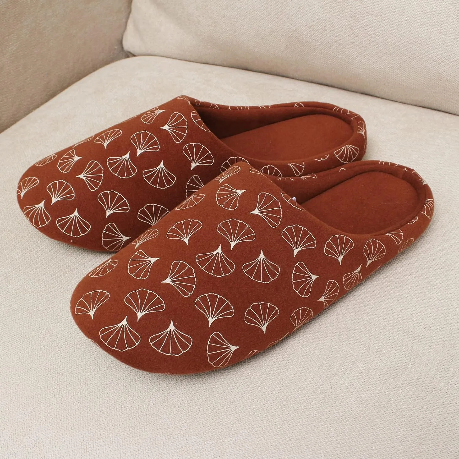 LMOY Women‘s Slipper House Slippers For Women Comfy Soft Memory Foam Slippers Shoes For Women With Bow Brown Tan Rusty Red
