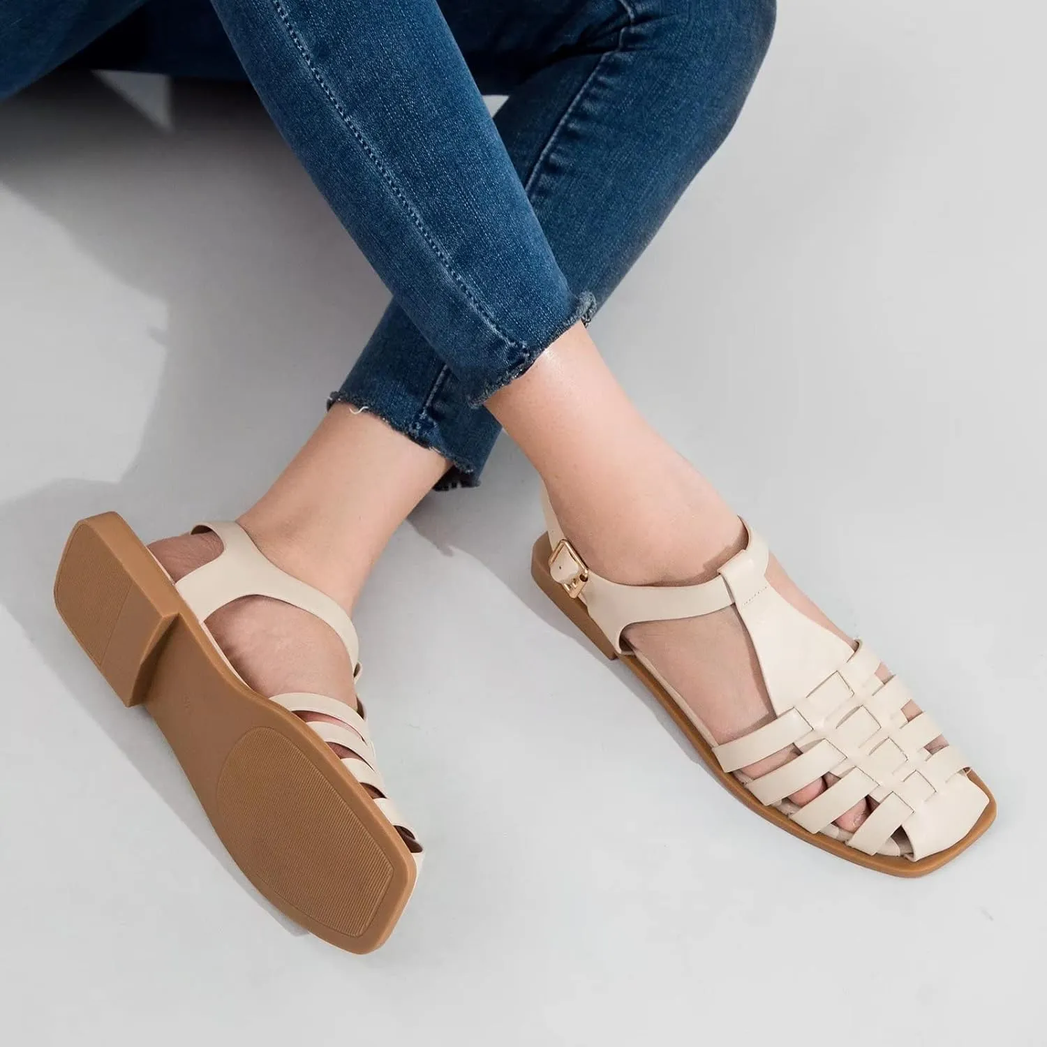 MaxMuxun Women's Closed Toe Flat Sandals Comfortable Ankle Strap Cut Out Cage Summer Roman Shoes