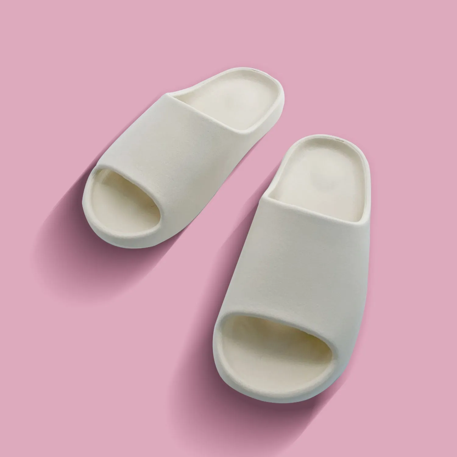 MINISO Classic Coconut Cushioned Thick Slipper (Off-white, 39-40)