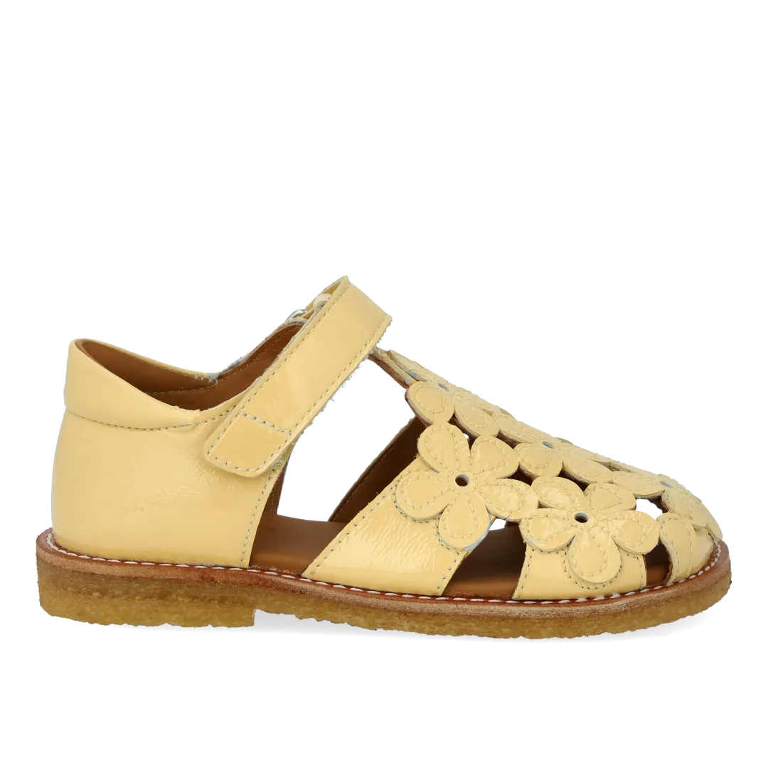 Sandal with floral details