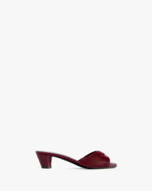 Taina in Bordeaux Leather