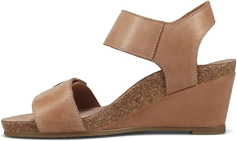 Taos Footwear Women's Carousel 3 Wedge Sandal