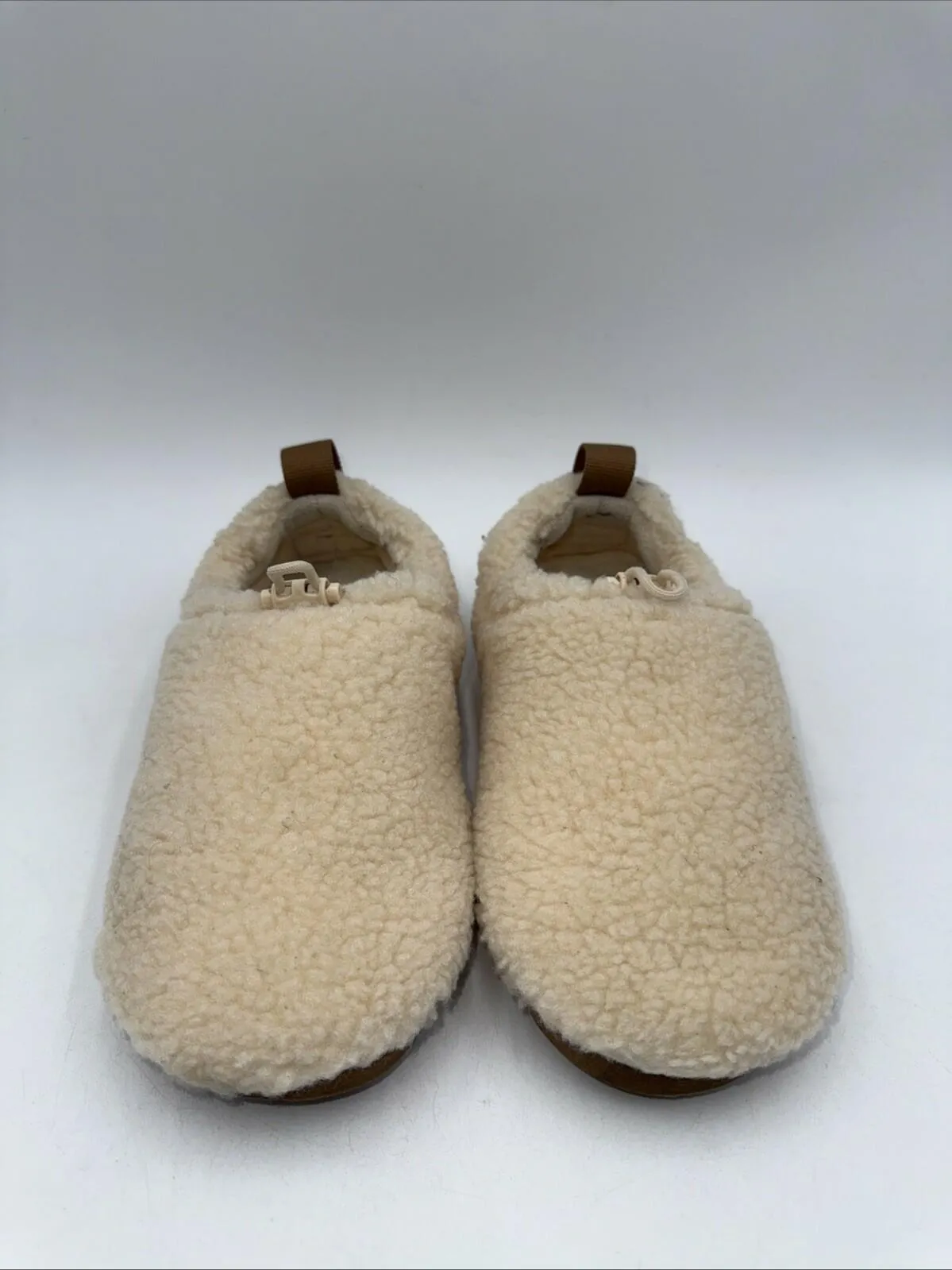 UGG Women's Plushy Slipper Shoes, Faux Shearling Rubber Outsole, Size 4 - Very Good