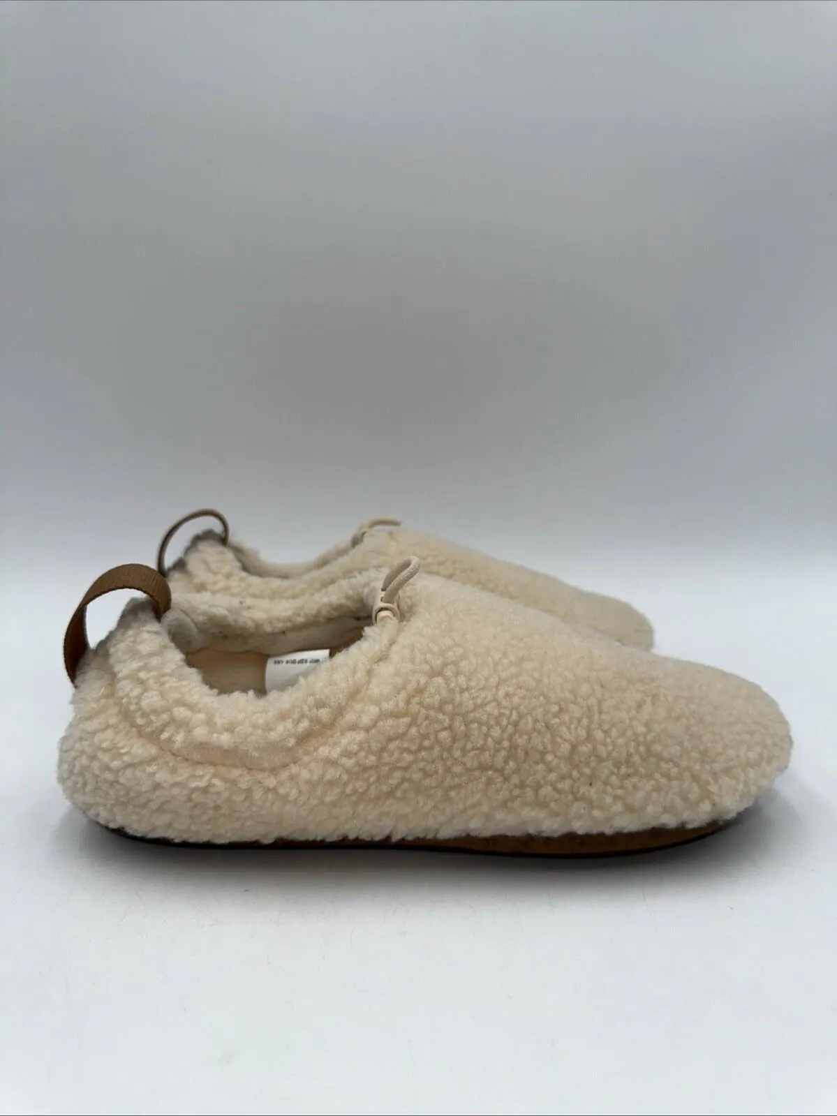UGG Women's Plushy Slipper Shoes, Faux Shearling Rubber Outsole, Size 4 - Very Good