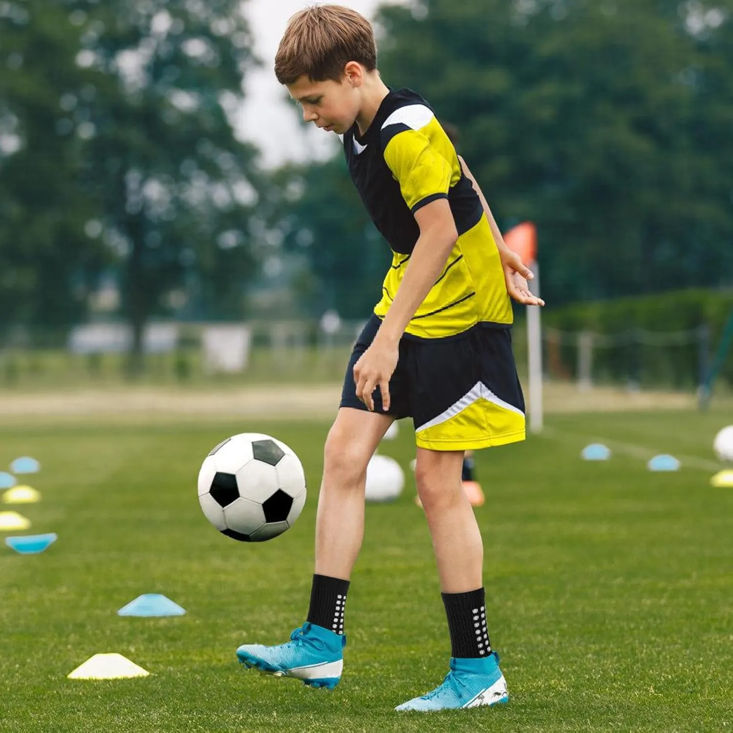 Ultrafun 5 Pairs Kids Youth Grip Soccer Socks Cushioned Non Slip Football Athletic Sports Socks