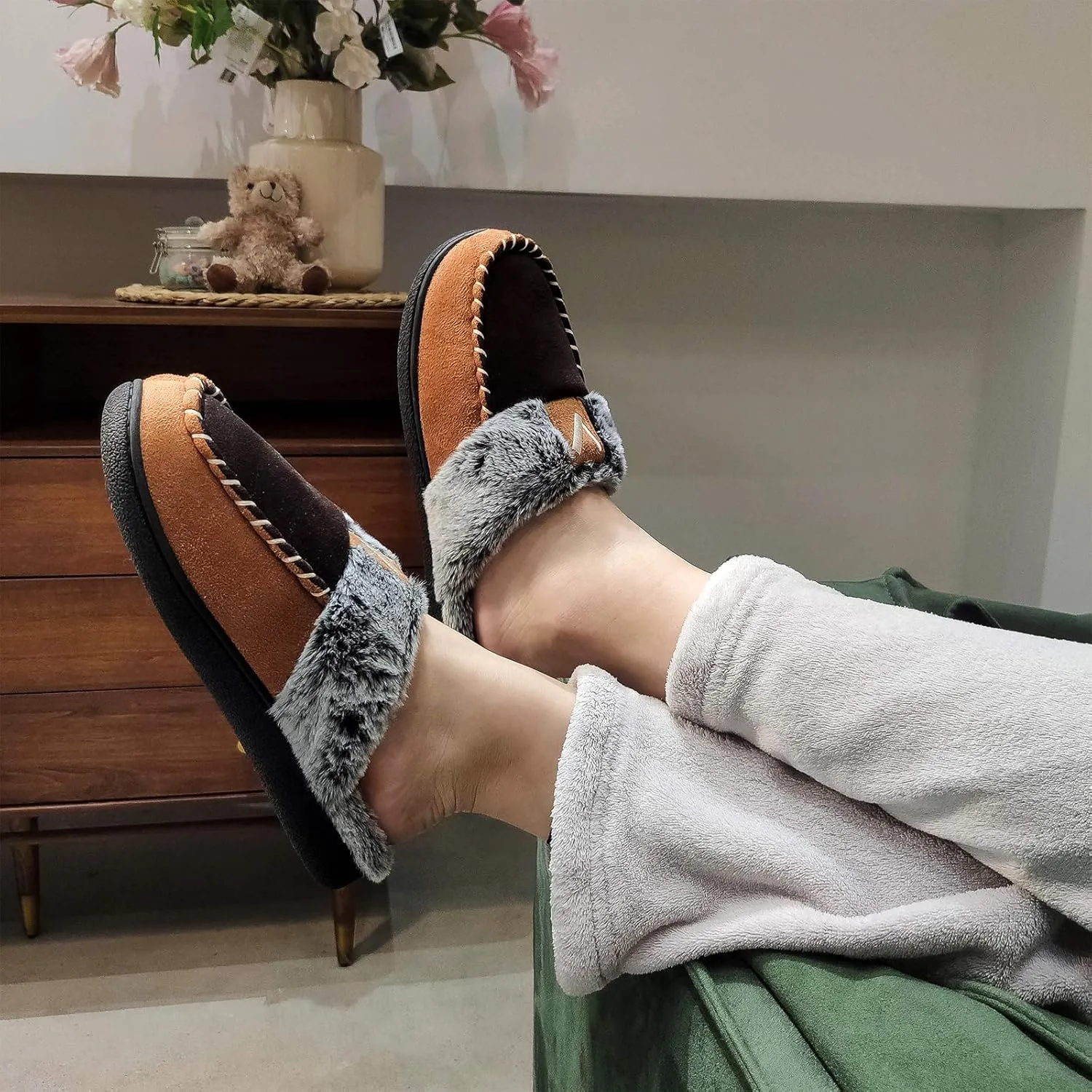 VONMAY Women's Memory Foam Slippers Moccasin Slip-on Scuff House Shoes Fuzzy Faux Fur Lining Indoor Outdoor for All Seasons