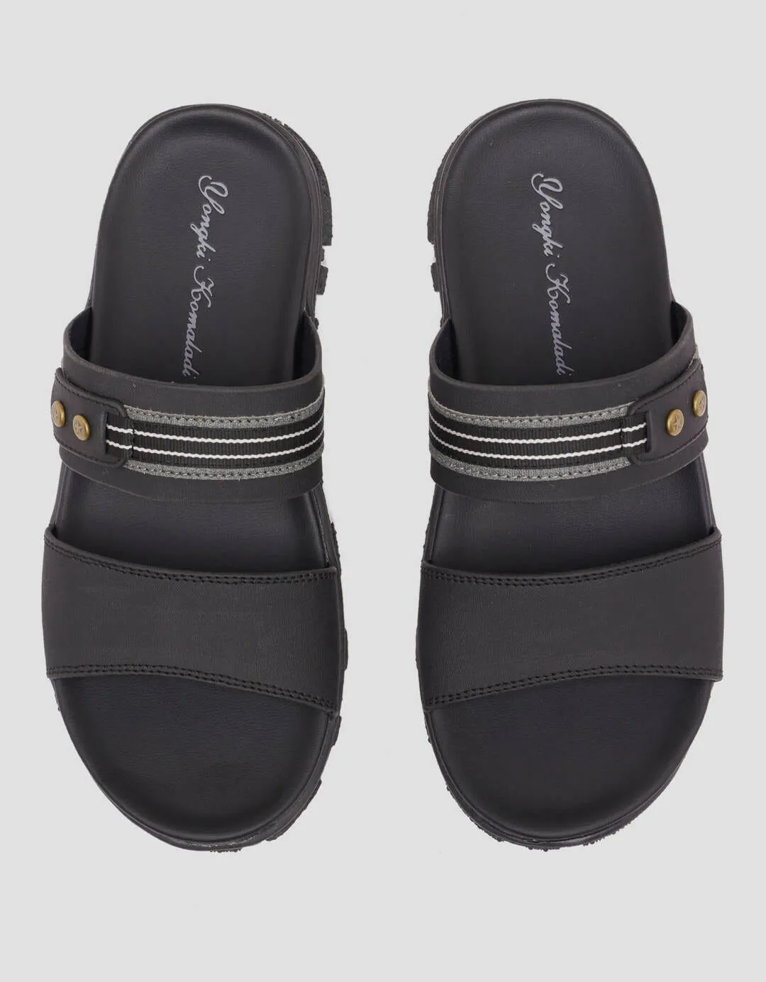 Yongki Komaladi Slipper Sandal Slipper Pria